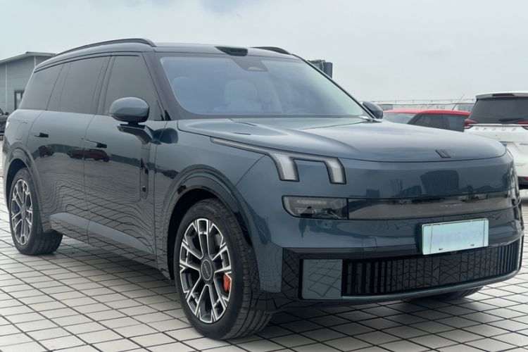 Used Lynk & Co 900 2025 2.0T Ultra Exterior 4