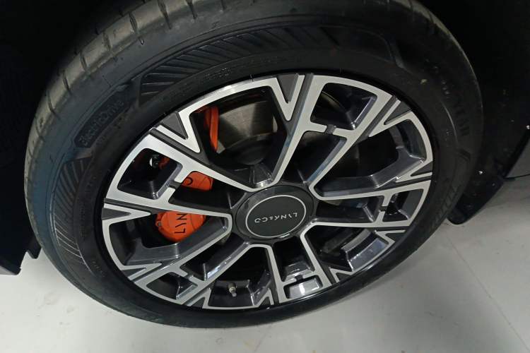 Used Lynk & Co 900 2025 2.0T Ultra Exterior 4
