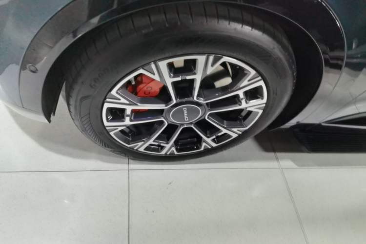 Used Lynk & Co 900 2025 2.0T Ultra Exterior 4