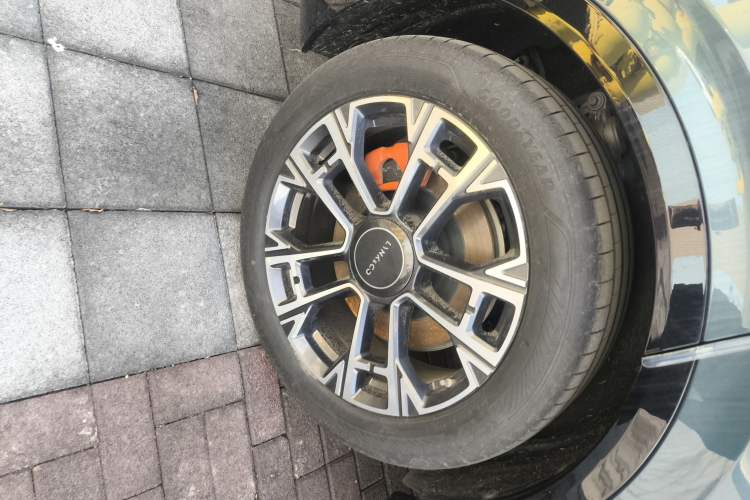 Used Lynk & Co 900 2025 2.0T Ultra Exterior 5