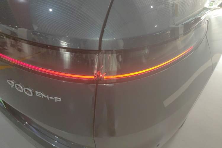 Used Lynk & Co 900 2025 2.0T Ultra Exterior 6
