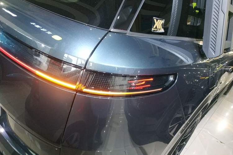 Used Lynk & Co 900 2025 2.0T Exploration Edition Exterior 6