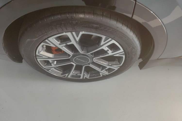Used Lynk & Co 900 2025 2.0T Ultra Exterior 8