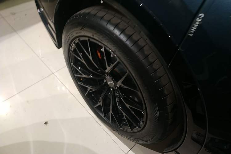 Used Lynk & Co 900 2025 2.0T Exploration Edition Exterior 8