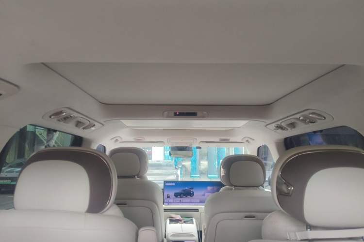 Used Lynk & Co 900 2025 2.0T Ultra Headliner