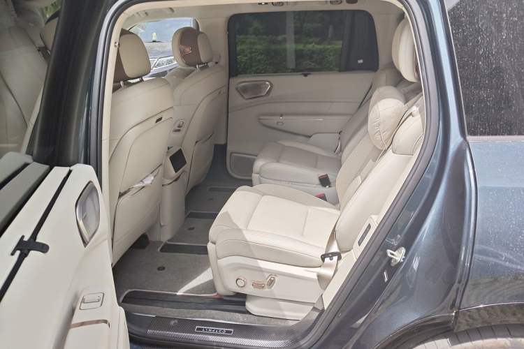 Used Lynk & Co 900 2025 2.0T Ultra Interior 4