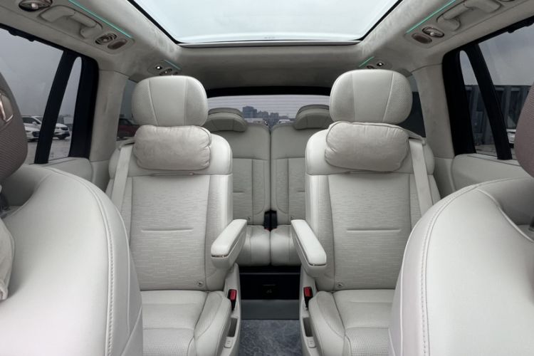 Used Lynk & Co 900 2025 2.0T Ultra Interior 4
