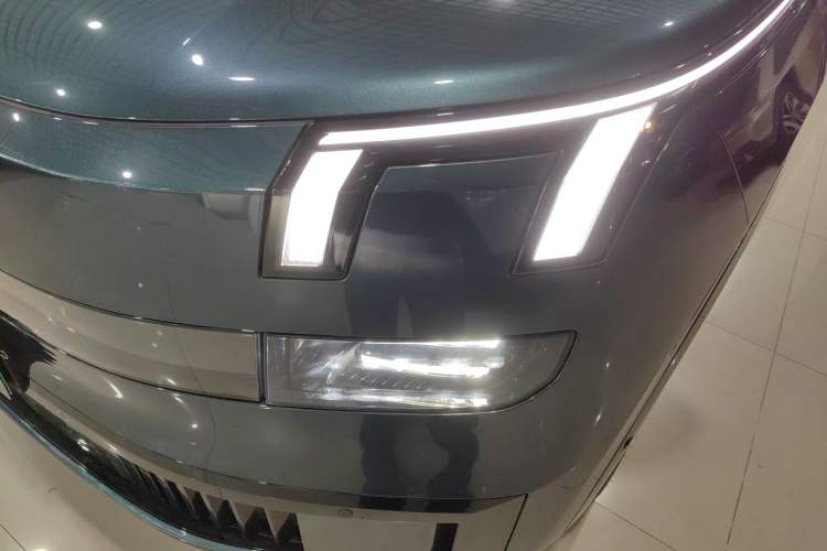 Used Lynk & Co 900 2025 2.0T Ultra Left Front Headlight