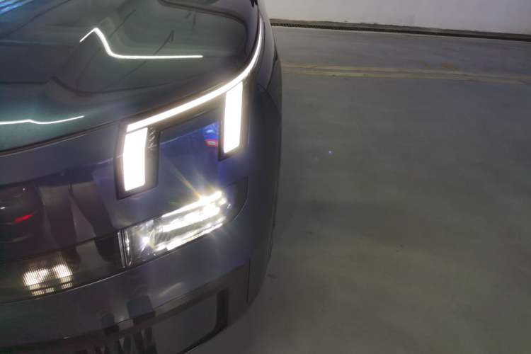 Used Lynk & Co 900 2025 2.0T Ultra Left Front Headlight