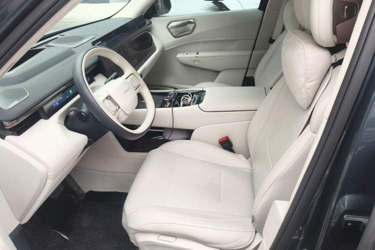 Used Lynk & Co 900 2025 2.0T Ultra Left Front Seat