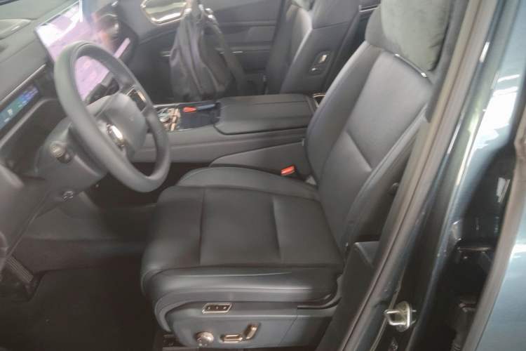 Used Lynk & Co 900 2025 2.0T Ultra Left Front Seat