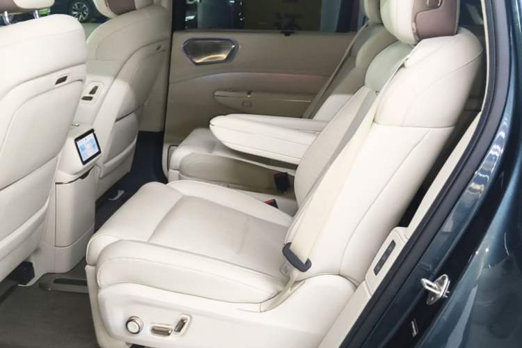 Used Lynk & Co 900 2025 2.0T Ultra Left Rear Seat