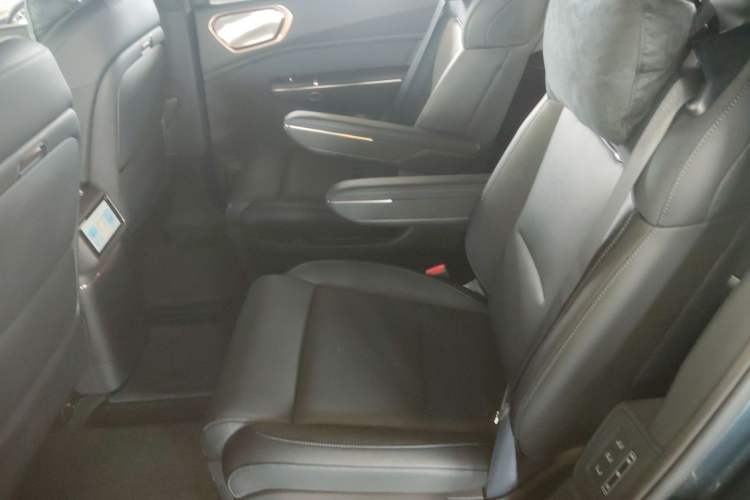 Used Lynk & Co 900 2025 2.0T Ultra Left Rear Seat