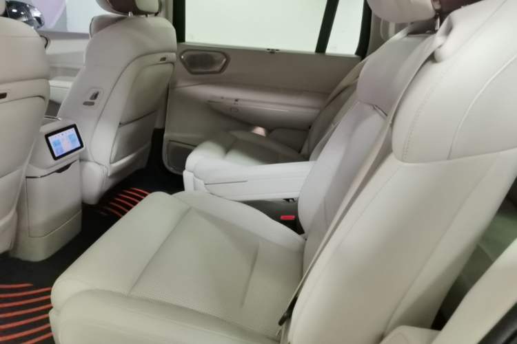 Used Lynk & Co 900 2025 2.0T Ultra Left Rear Seat