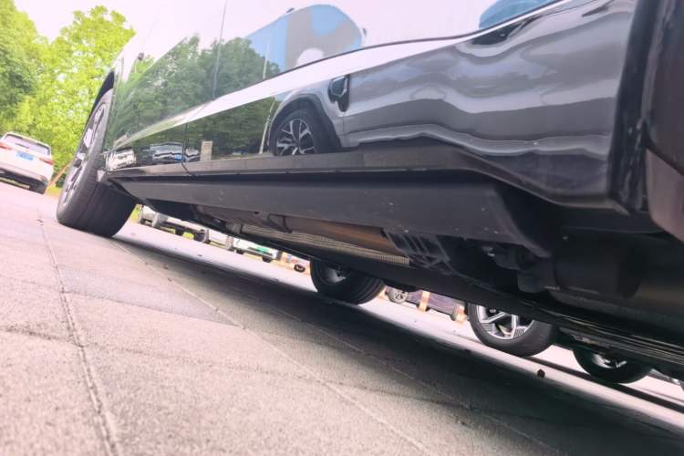 Used Lynk & Co 900 2025 2.0T Ultra Left Side Sill