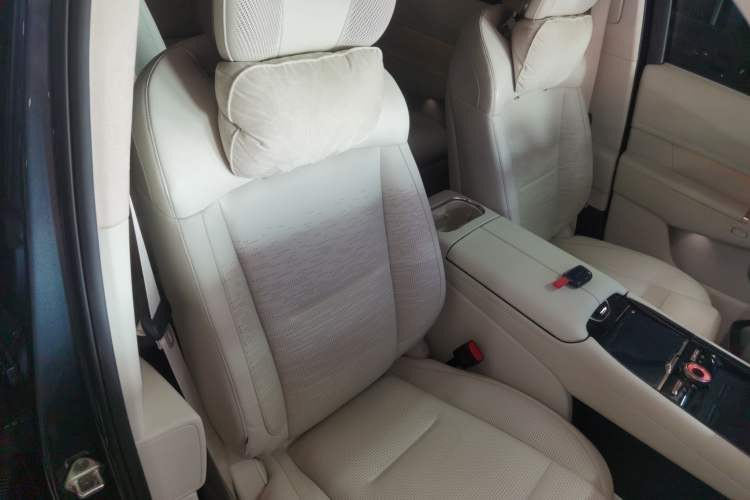Used Lynk & Co 900 2025 2.0T Ultra Right Front Seat