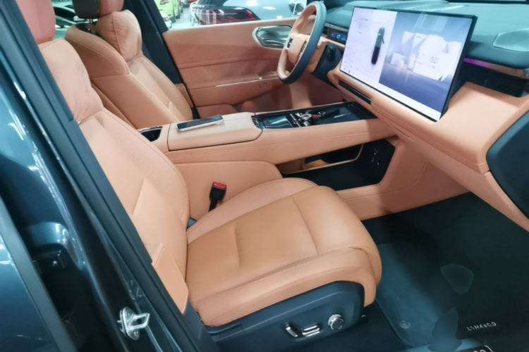 Used Lynk & Co 900 2025 2.0T Ultra Right Front Seat