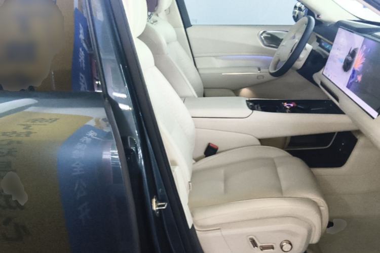 Used Lynk & Co 900 2025 2.0T Ultra Right Front Seat