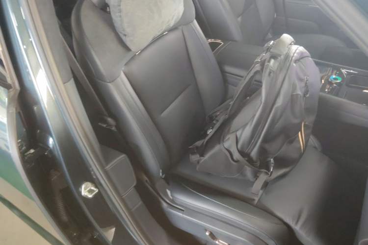 Used Lynk & Co 900 2025 2.0T Ultra Right Front Seat