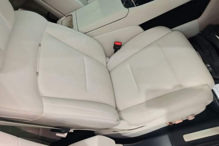 Used Lynk & Co 900 2025 2.0T Ultra Right Front Seat