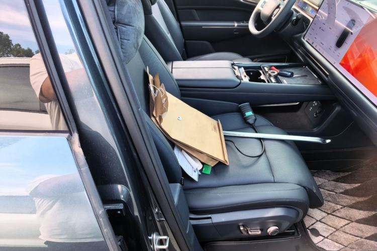 Used Lynk & Co 900 2025 2.0T Ultra Right Front Seat