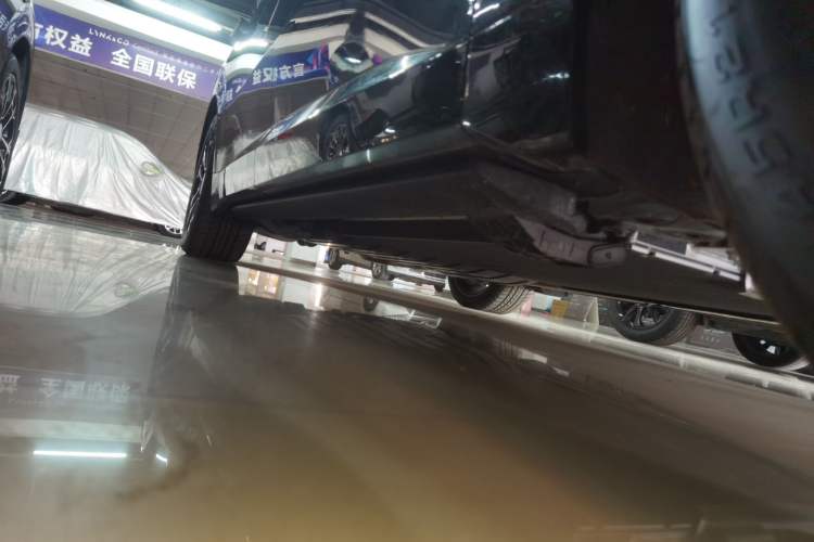 Used Lynk & Co 900 2025 2.0T Ultra Right Side Sill