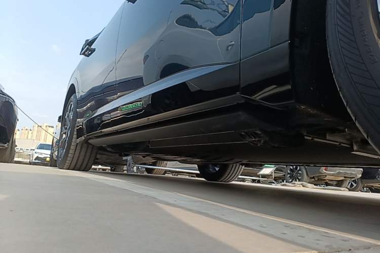 Used Lynk & Co 900 2025 2.0T Ultra Right Side Sill