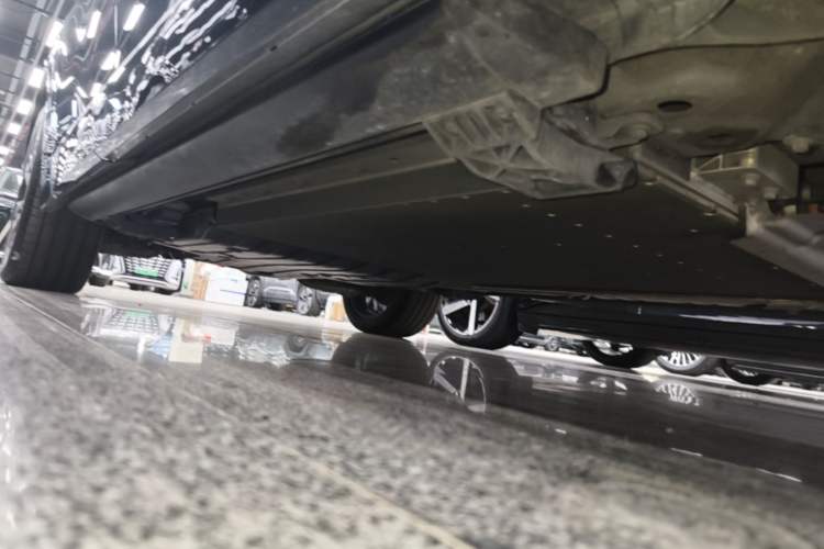 Used Lynk & Co 900 2025 2.0T Ultra Right Side Sill