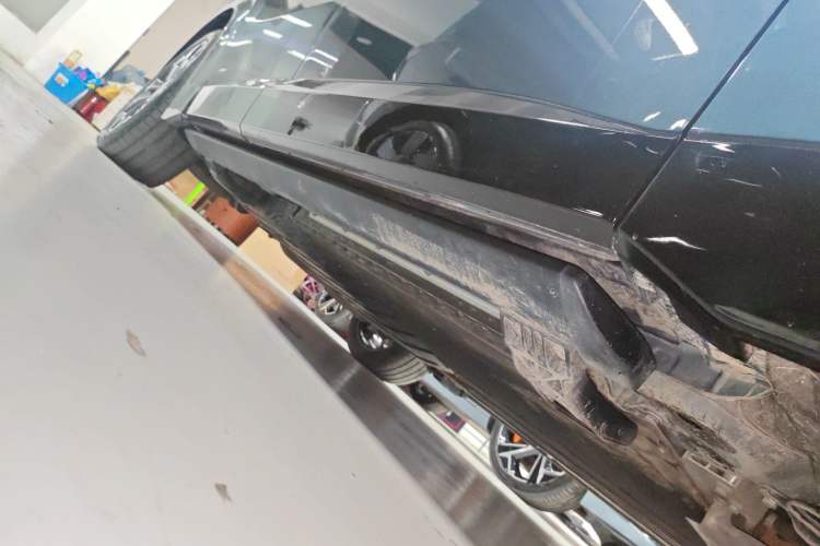 Used Lynk & Co 900 2025 1.5T Ultra Right Side Sill