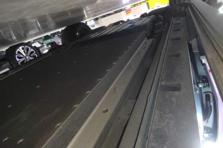 Used Lynk & Co 900 2025 2.0T Ultra Right Side Sill