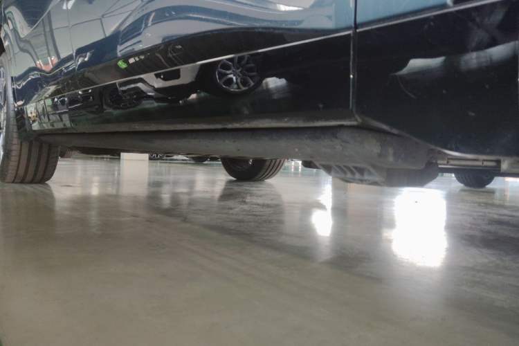 Used Lynk & Co 900 2025 2.0T Ultra Right Side Sill