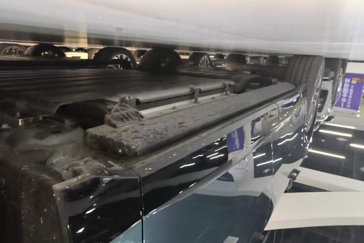 Used Lynk & Co 900 2025 1.5T Ultra Right Side Sill