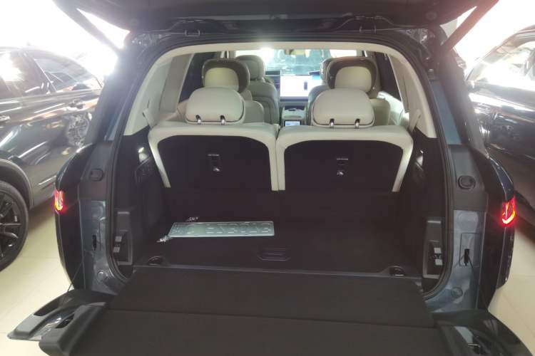 Used Lynk & Co 900 2025 2.0T Ultra Trunk