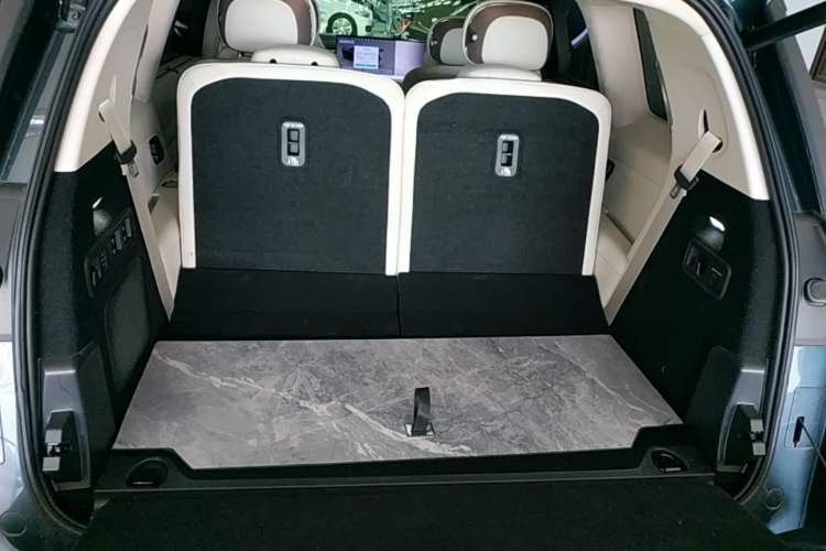 Used Lynk & Co 900 2025 2.0T Ultra Trunk