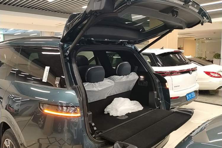 Used Lynk & Co 900 2025 2.0T Ultra Trunk