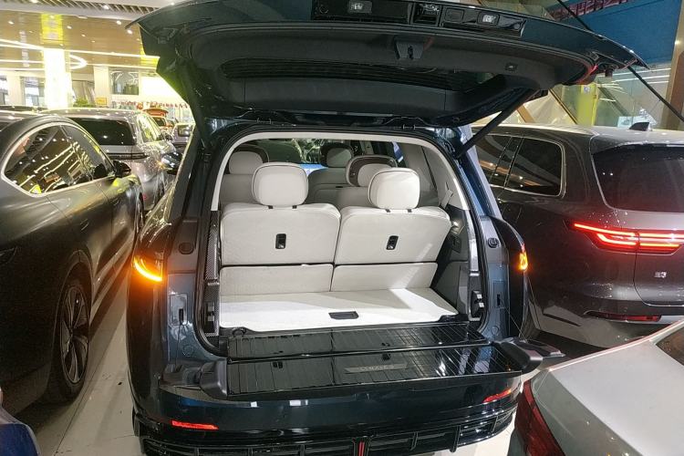 Used Lynk & Co 900 2025 2.0T Exploration Edition Trunk
