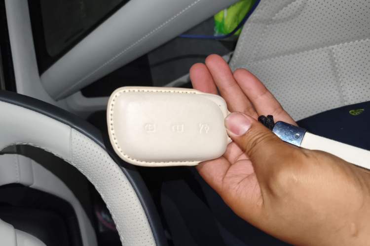 Used Lynk & Co 900 2025 2.0T Ultra Vehicle Key