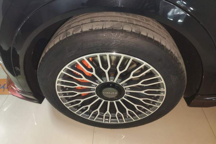 Used Lynk & Co 900 2025 2.0T Ultra Exterior 4