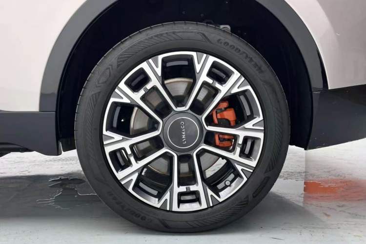 Used Lynk & Co 900 2025 2.0T Ultra Exterior 5