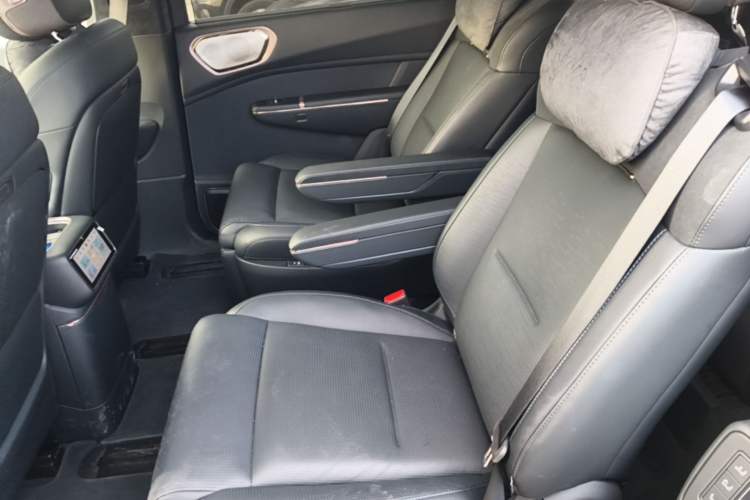Used Lynk & Co 900 2025 2.0T Ultra Left Rear Seat