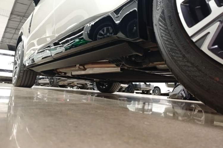 Used Lynk & Co 900 2025 1.5T Ultra Left Side Sill