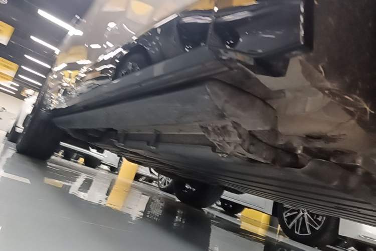 Used Lynk & Co 900 2025 2.0T Ultra Right Side Sill