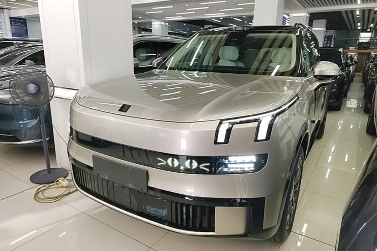 Lynk & Co 900 2025 2.0T Ultra