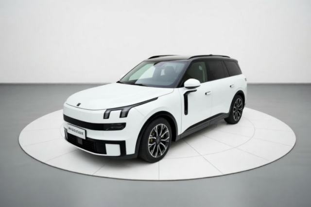 Ojetý Lynk & Co 900 2025 2.0T Ultra