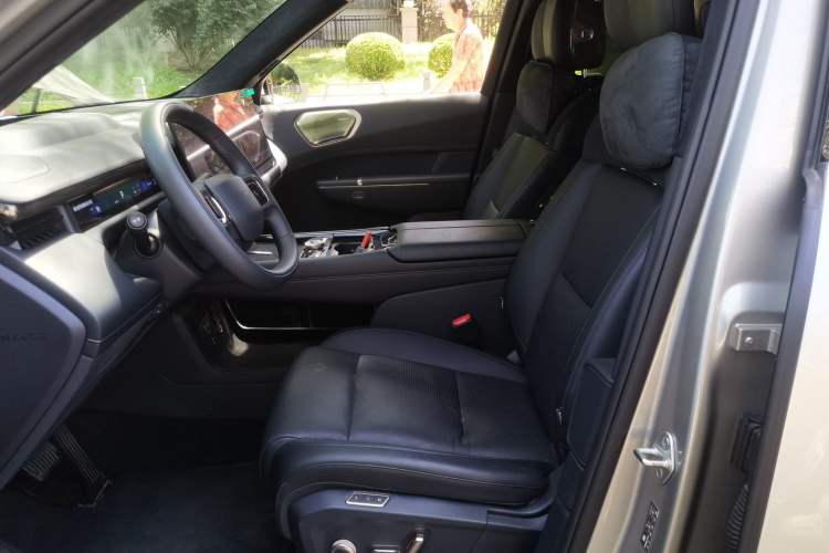 Used Lynk & Co 900 2025 2.0T Ultra Left Front Seat