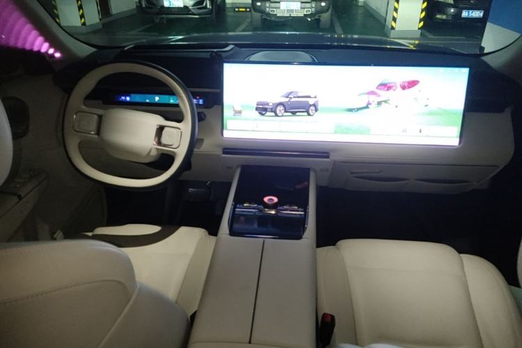 Used Lynk & Co 900 2025 2.0T Ultra Center Console