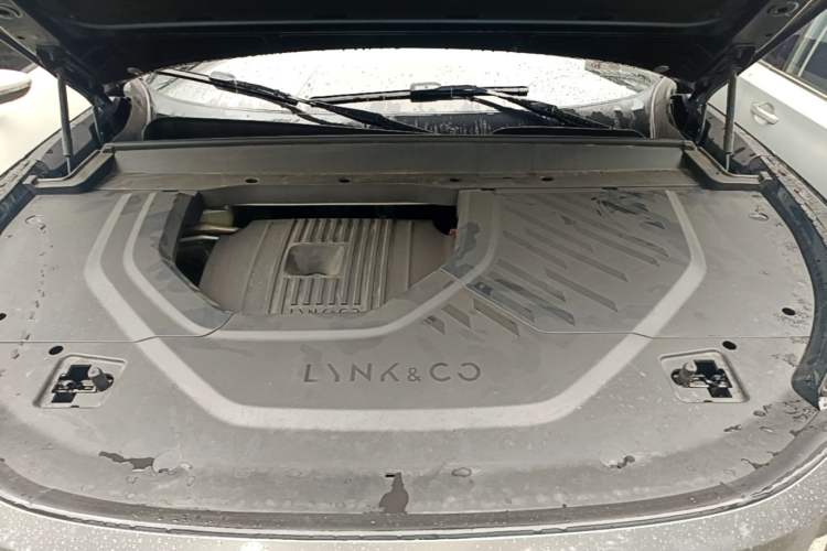 Used Lynk & Co 900 2025 2.0T Ultra Engine Bay