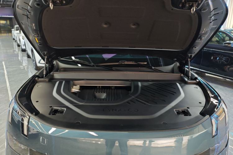 Used Lynk & Co 900 2025 2.0T Ultra Engine Bay