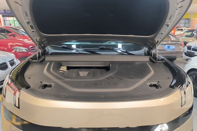 Used Lynk & Co 900 2025 2.0T Ultra Engine Bay