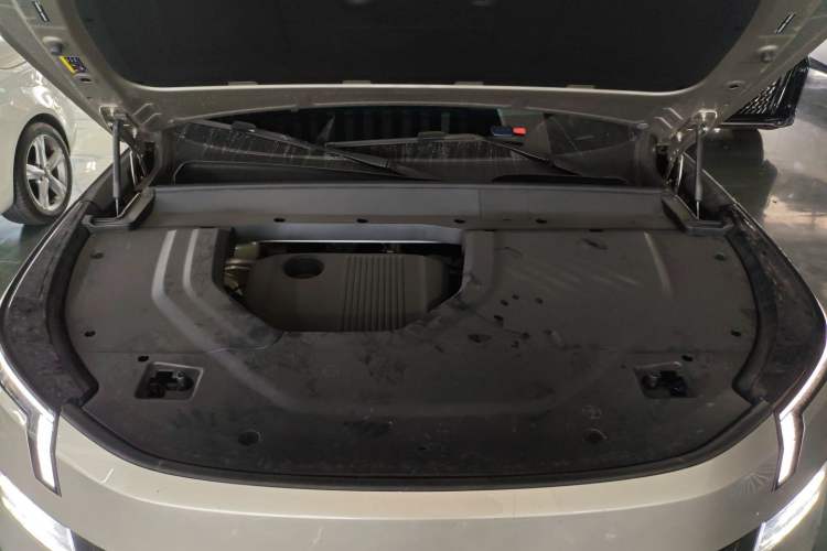Used Lynk & Co 900 2025 1.5T Ultra Engine Bay